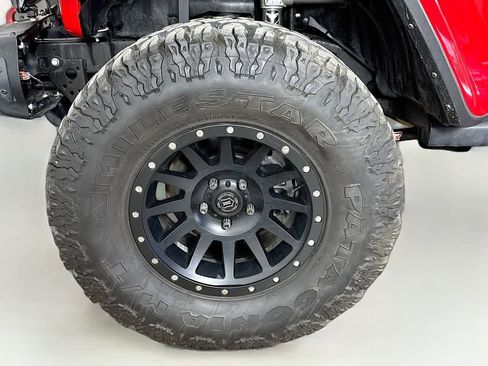 Used 2022 Jeep Wrangler Unlimited Rubicon w/ Steel Bumper Group image 9