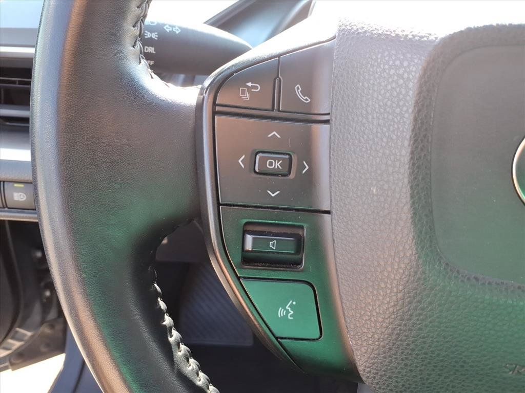 Used 2024 Toyota Prius LE FWD image 23