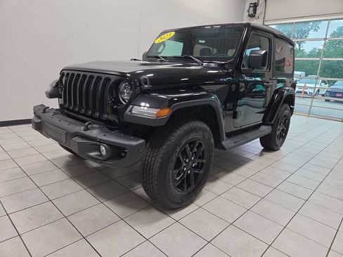 Used 2023 Jeep Wrangler Sport AWD/4WD image 3