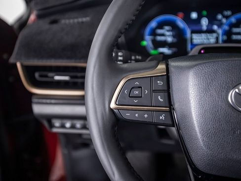 Used 2025 Toyota Grand Highlander AWD Hybrid image 40