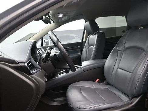 Used 2019 Buick Enclave Essence image 10