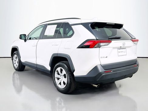 Used 2021 Toyota RAV4 LE image 5