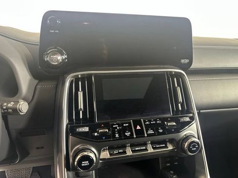 Used 2025 Lexus LX 700h Luxury w/ Appearance Package AWD/4WD image 15