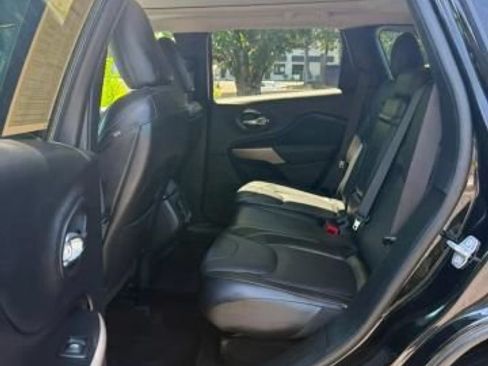 Used 2018 Jeep Cherokee Limited AWD/4WD image 19