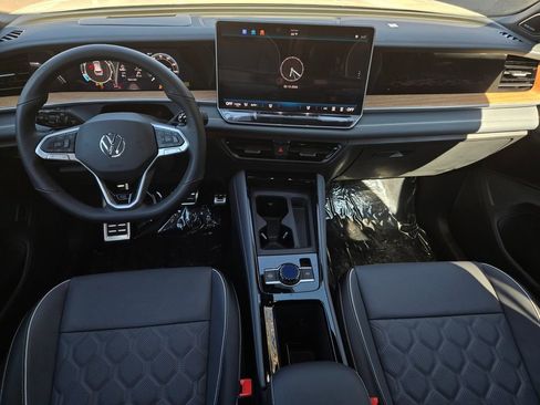 New 2026 Volkswagen Tiguan SEL R-Line AWD/4WD image 5