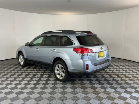 Used 2013 Subaru Outback 2.5i Premium AWD/4WD image 7