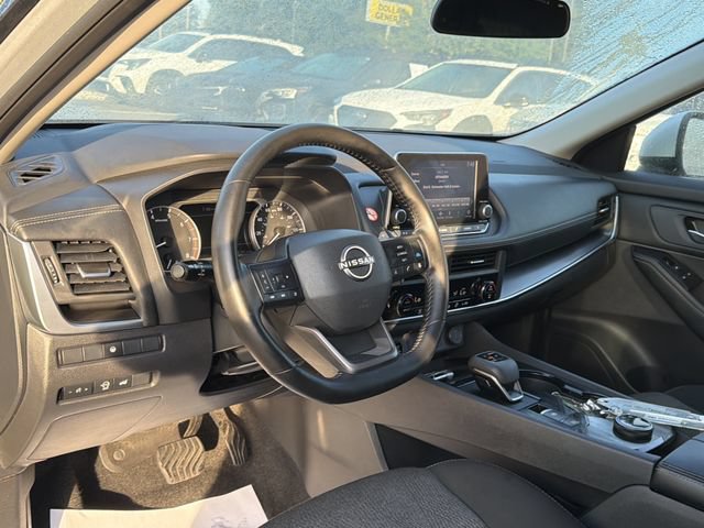 Used 2025 Nissan Rogue SV AWD/4WD image 10