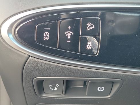 Certified 2024 Genesis GV70 2.5T w/ Select Package image 19