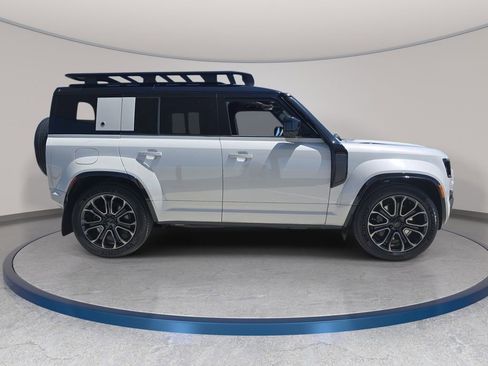 New 2026 Land Rover Defender 110 OCTA AWD/4WD image 4