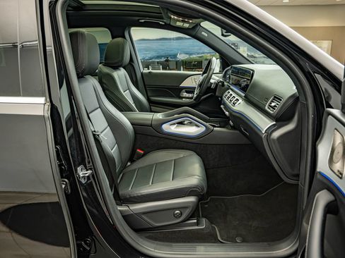 Certified 2024 Mercedes-Benz GLS 450 4MATIC image 41