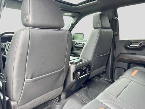 Used 2023 GMC Sierra 1500 AT4 w/ Technology Package AWD/4WD image 18