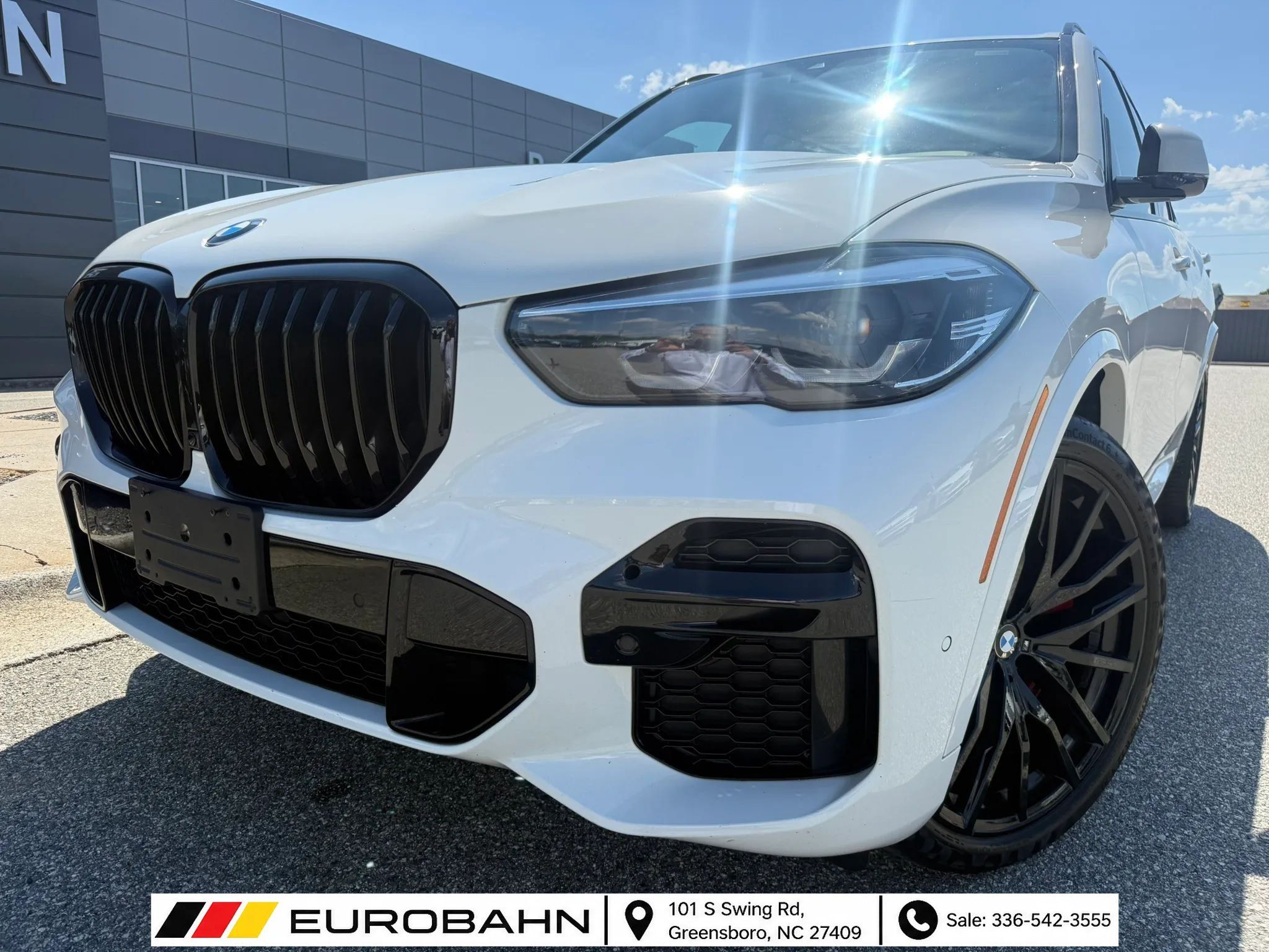 Used 2022 BMW X5 xDrive40i w/ M Sport Package AWD/4WD image 1