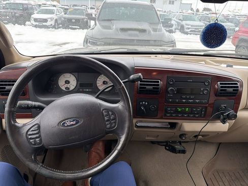 Used 2006 Ford F250 Lariat image 9