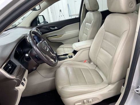 Used 2019 GMC Acadia Denali w/ Technology Package FWD image 20
