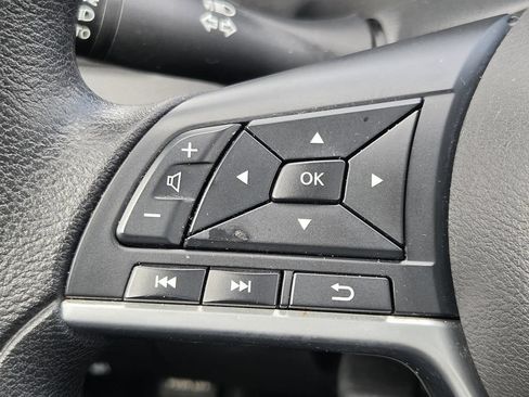 Used 2025 Nissan Altima 2.5 SV FWD image 23