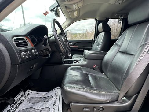 Used 2008 GMC Sierra 3500 SLT w/ Convenience Package AWD/4WD image 9