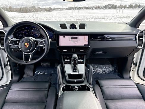 Used 2020 Porsche Cayenne image 3