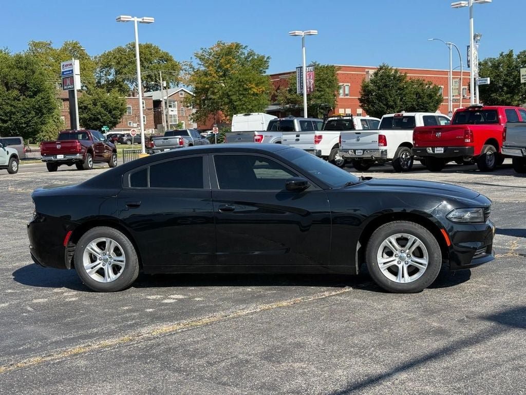 Used 2020 Dodge Charger SXT RWD image 5