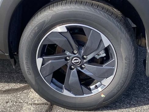 New 2026 Nissan Rogue SV w/ Cold Weather Package AWD/4WD image 4