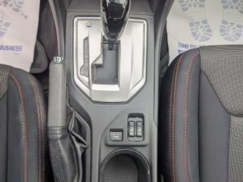 Used 2019 Subaru Crosstrek 2.0i Premium AWD/4WD image 17