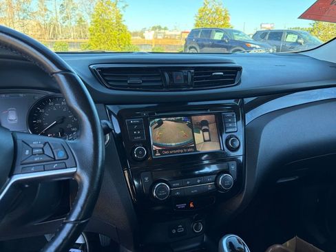 Certified 2022 Nissan Rogue Sport SV w/ Technology Package image 21