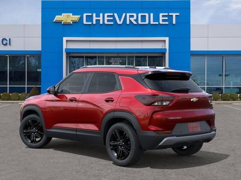 New 2026 Chevrolet TrailBlazer LT w/ Midnight Edition FWD image 3