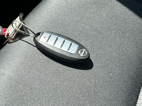 Used 2025 Nissan Altima 2.5 SV FWD image 26