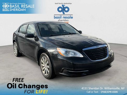 Used 2011 Chrysler 200 Touring image 1