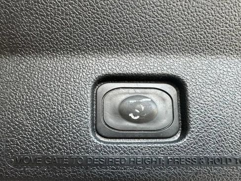 Used 2019 Ford Explorer XLT w/ Equipment Group 201A AWD/4WD image 20