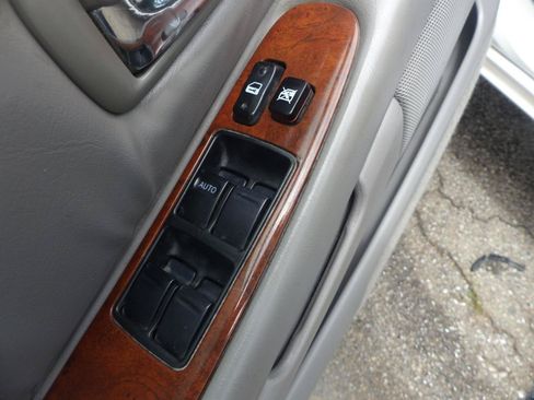Used 2004 Toyota Avalon XL FWD image 18