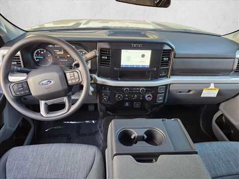 New 2026 Ford F250 XLT w/ FX4 Off-Road Package image 11