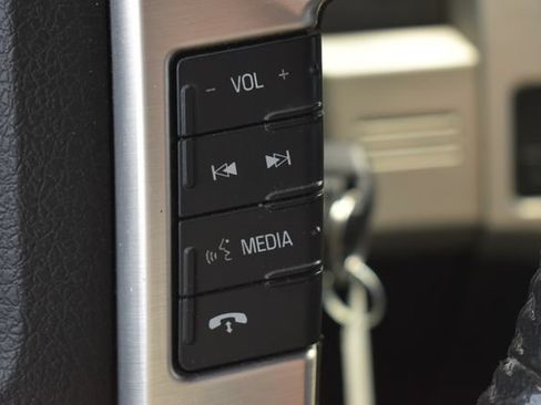 Used 2014 Ford F150 Platinum AWD/4WD image 27