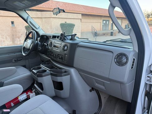 Used 2013 Ford E-350 and Econoline 350 XLT image 13