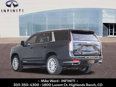 Used 2024 Cadillac Escalade Premium Luxury AWD/4WD image 3
