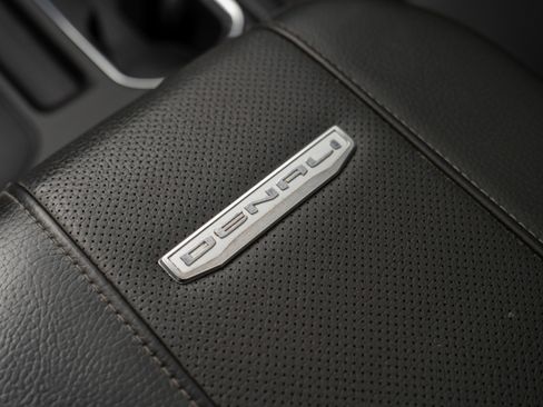 Used 2024 GMC Sierra 3500 Denali w/ Denali Reserve Package image 29