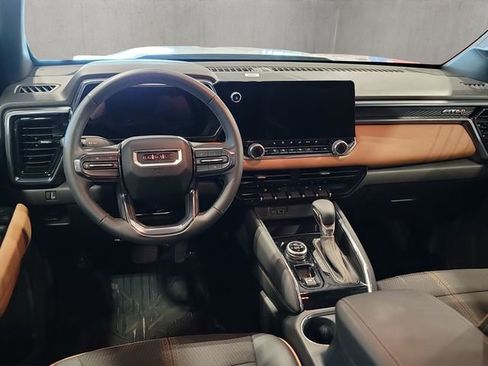 Used 2024 GMC Canyon AT4 w/ Canyon Safety Plus Package AWD/4WD image 16