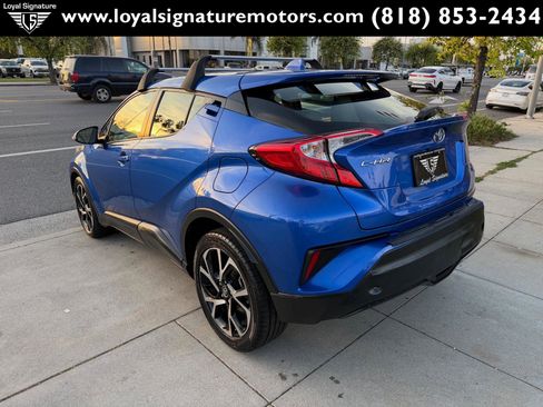 Used 2019 Toyota C-HR XLE image 5
