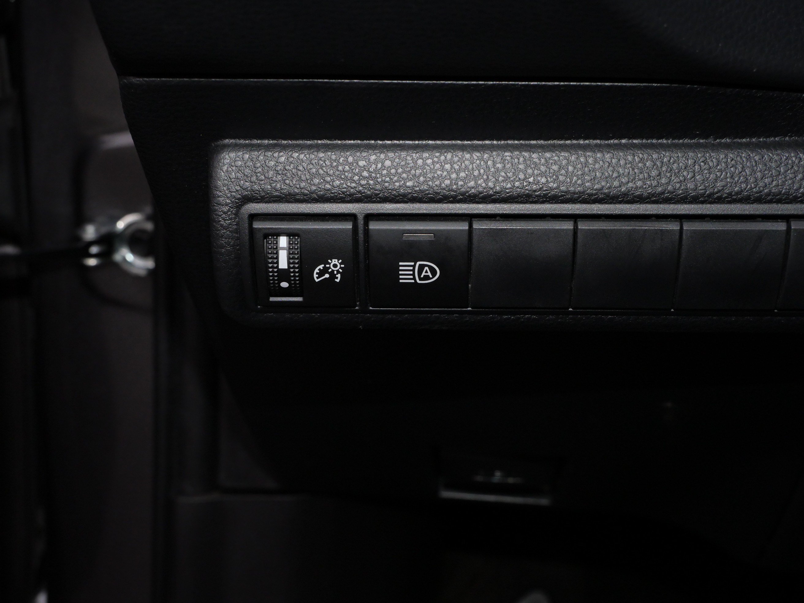 Used 2025 Toyota Corolla SE FWD image 27