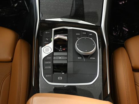 Certified 2023 BMW 330i xDrive Sedan w/ Premium Package AWD/4WD image 25