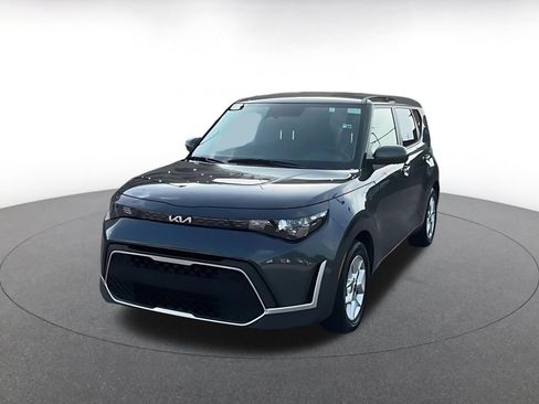 Used 2025 Kia Soul LX w/ LX Technology Package FWD image 7