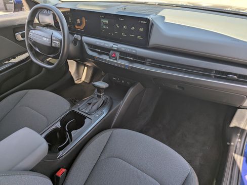 Certified 2025 Kia K4 FWD image 10