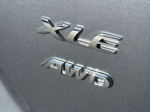 Certified 2024 Toyota Corolla Cross XLE image 24