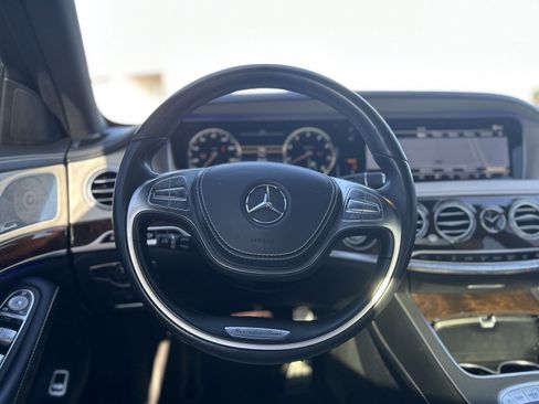 Used 2017 Mercedes-Benz S 550 Sedan image 21