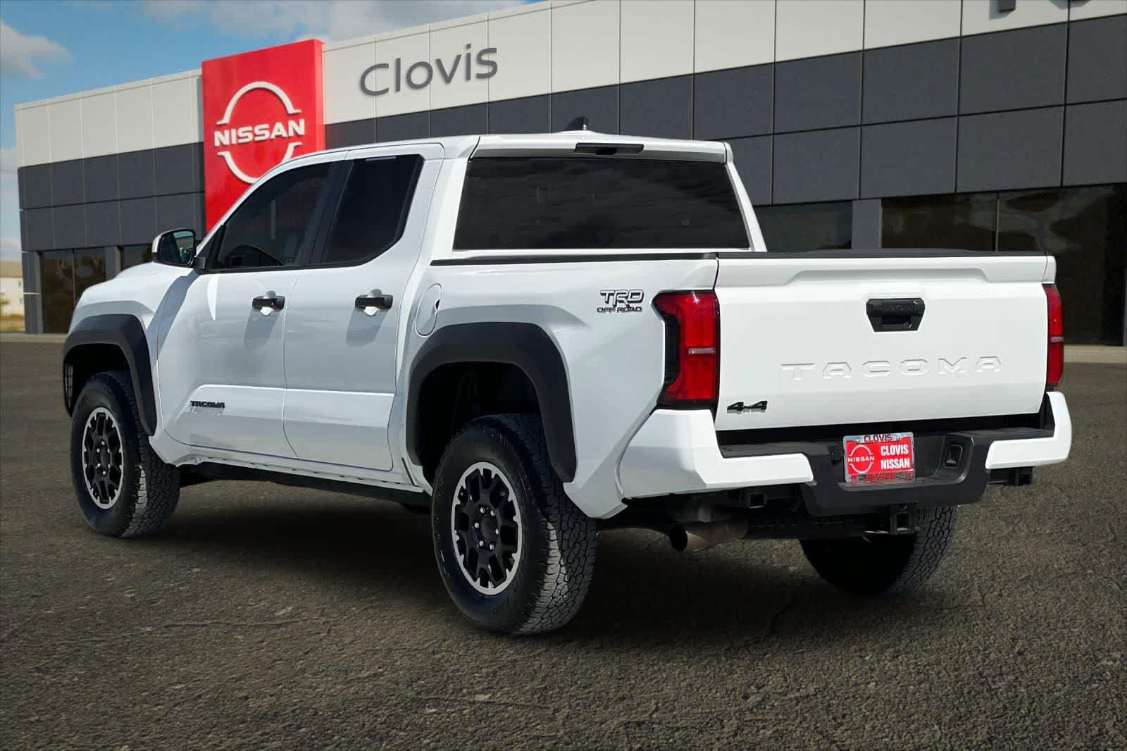 Used 2025 Toyota Tacoma TRD Off-Road AWD/4WD image 7