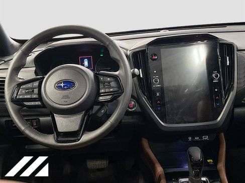 Used 2025 Subaru Forester Touring AWD/4WD image 25