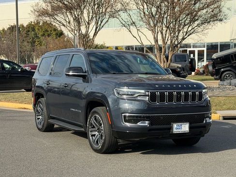 Used 2024 Jeep Wagoneer 4WD w/ Premium Group I image 1