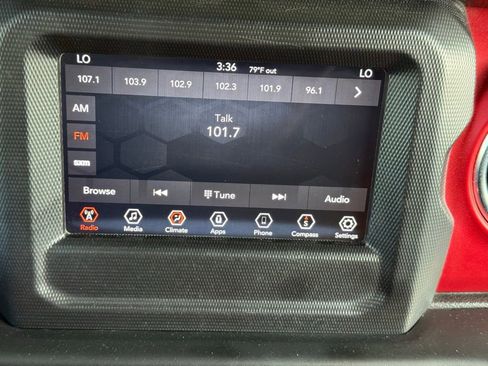 Used 2020 Jeep Wrangler Rubicon AWD/4WD image 11