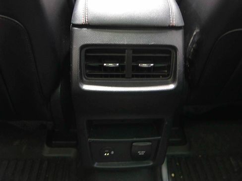 Used 2022 Ford Edge ST-Line AWD/4WD image 10