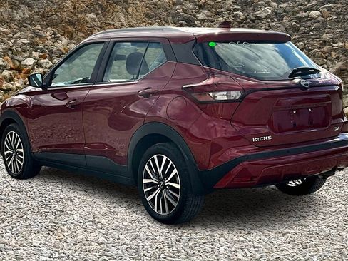 Used 2022 Nissan Kicks SV image 9