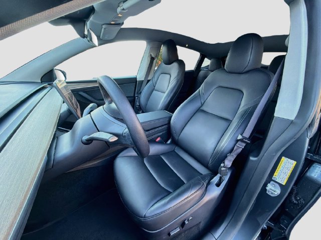Used 2023 Tesla Model Y Long Range AWD/4WD image 10